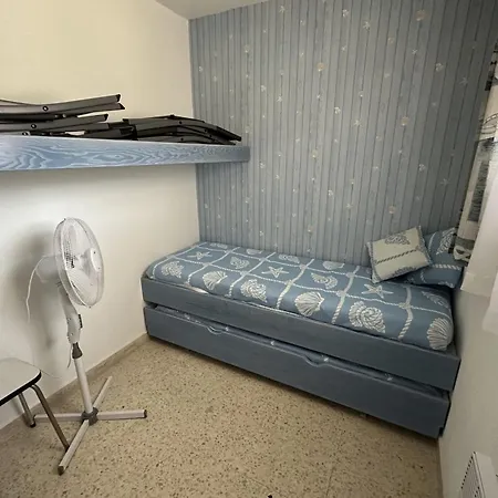 Cosy With Balcony Ideally Located Daire *