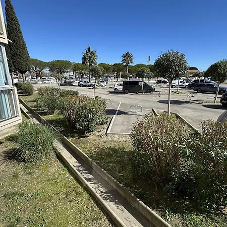 Cosy With Balcony Ideally Located Le Grau-du-Roi