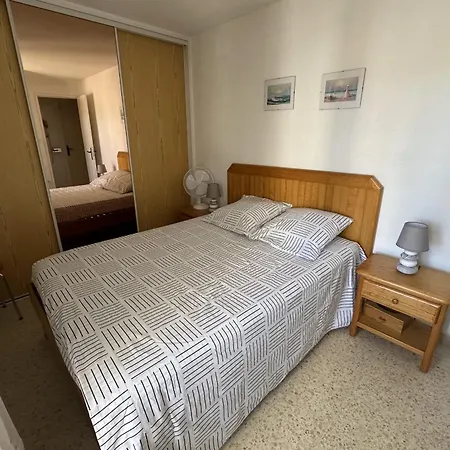 Cosy With Balcony Ideally Located *